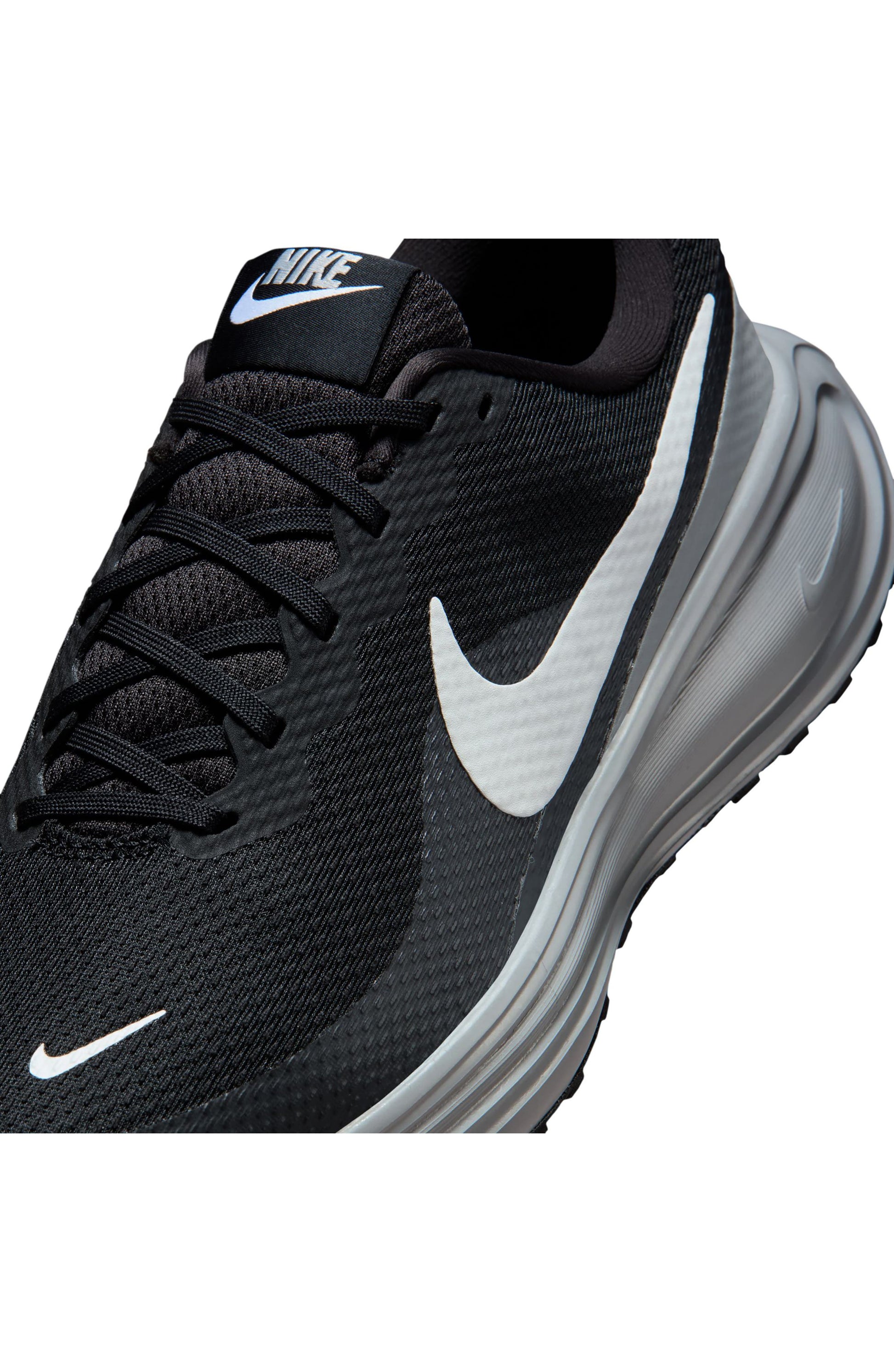 BLACK/ SUMMIT WHITE