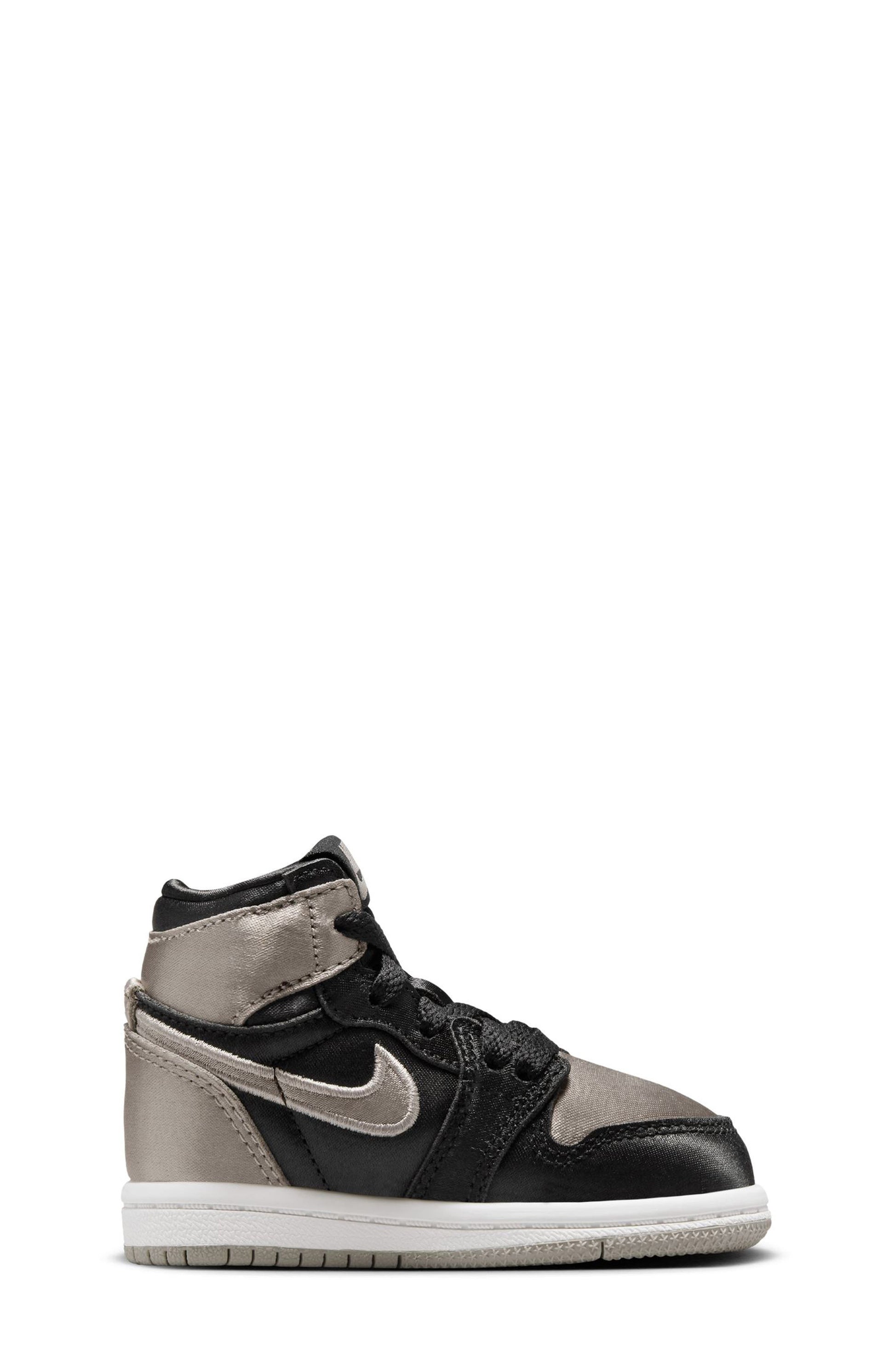 BLACK/ MEDIUM GREY/ WHITE