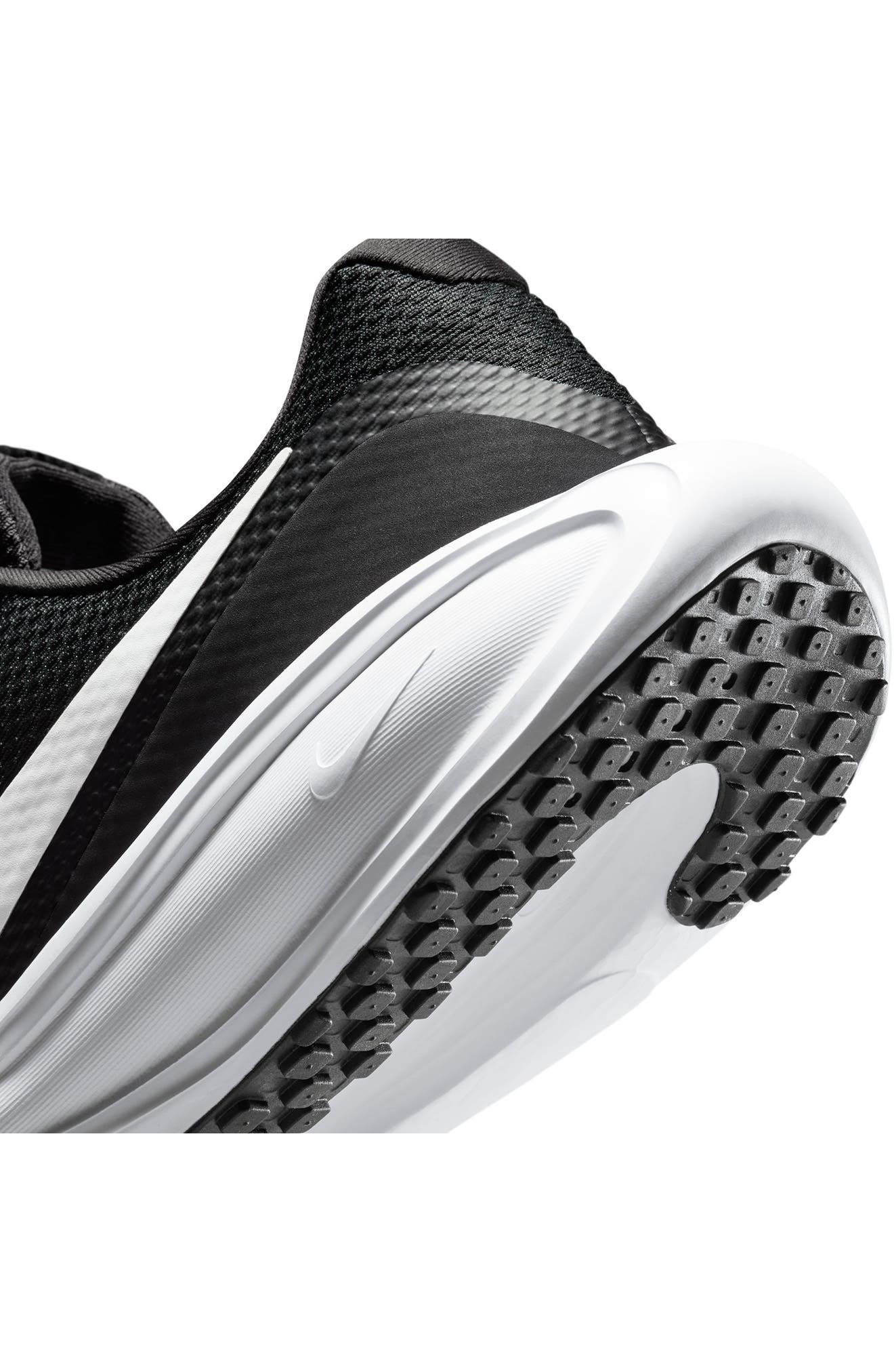 BLACK/ WHITE