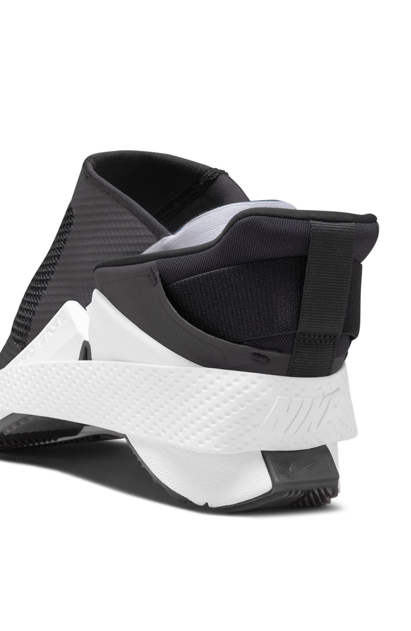 002 BLACK/WHITE
