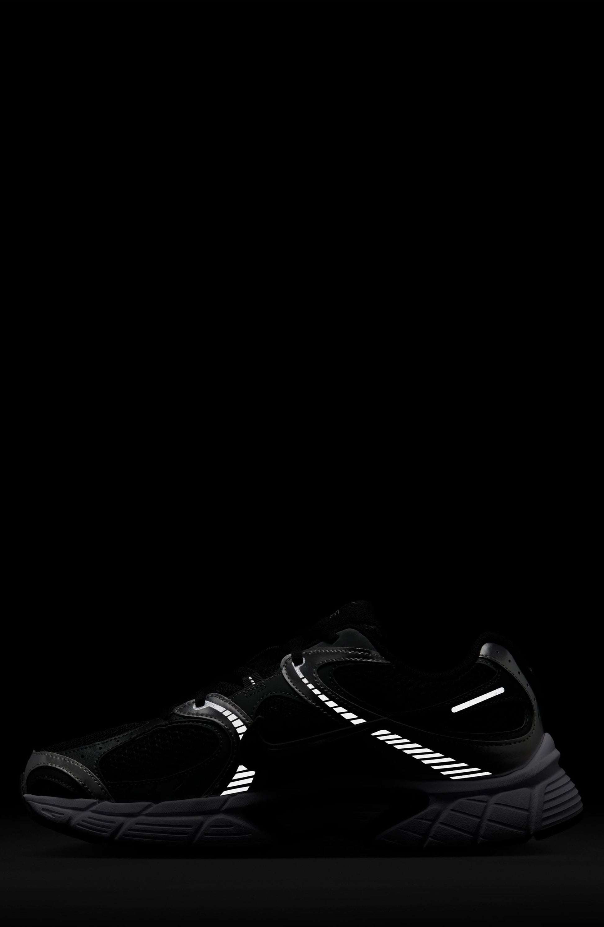 004 BLACK/BLACK