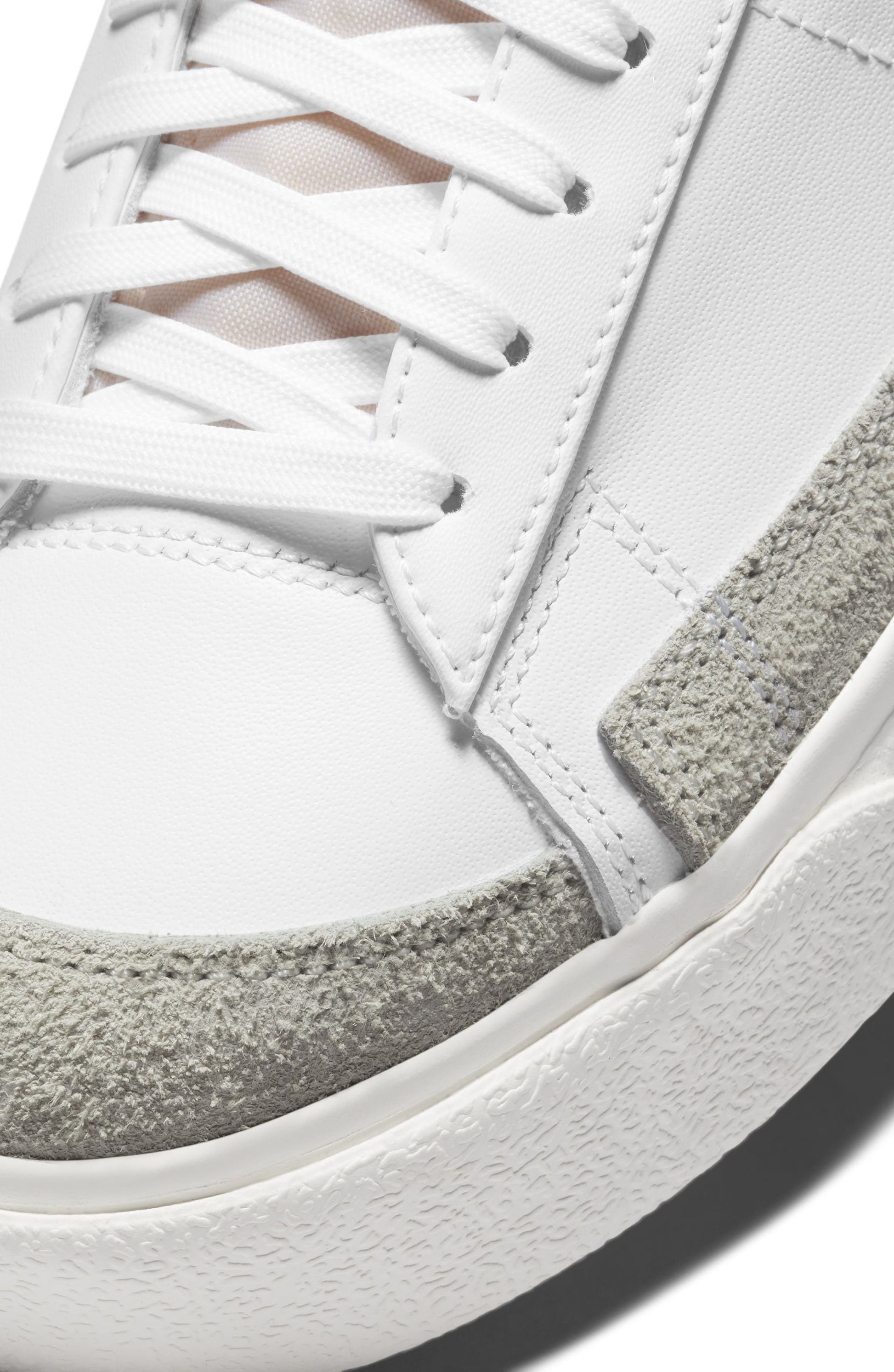 101 WHITE/BLACK