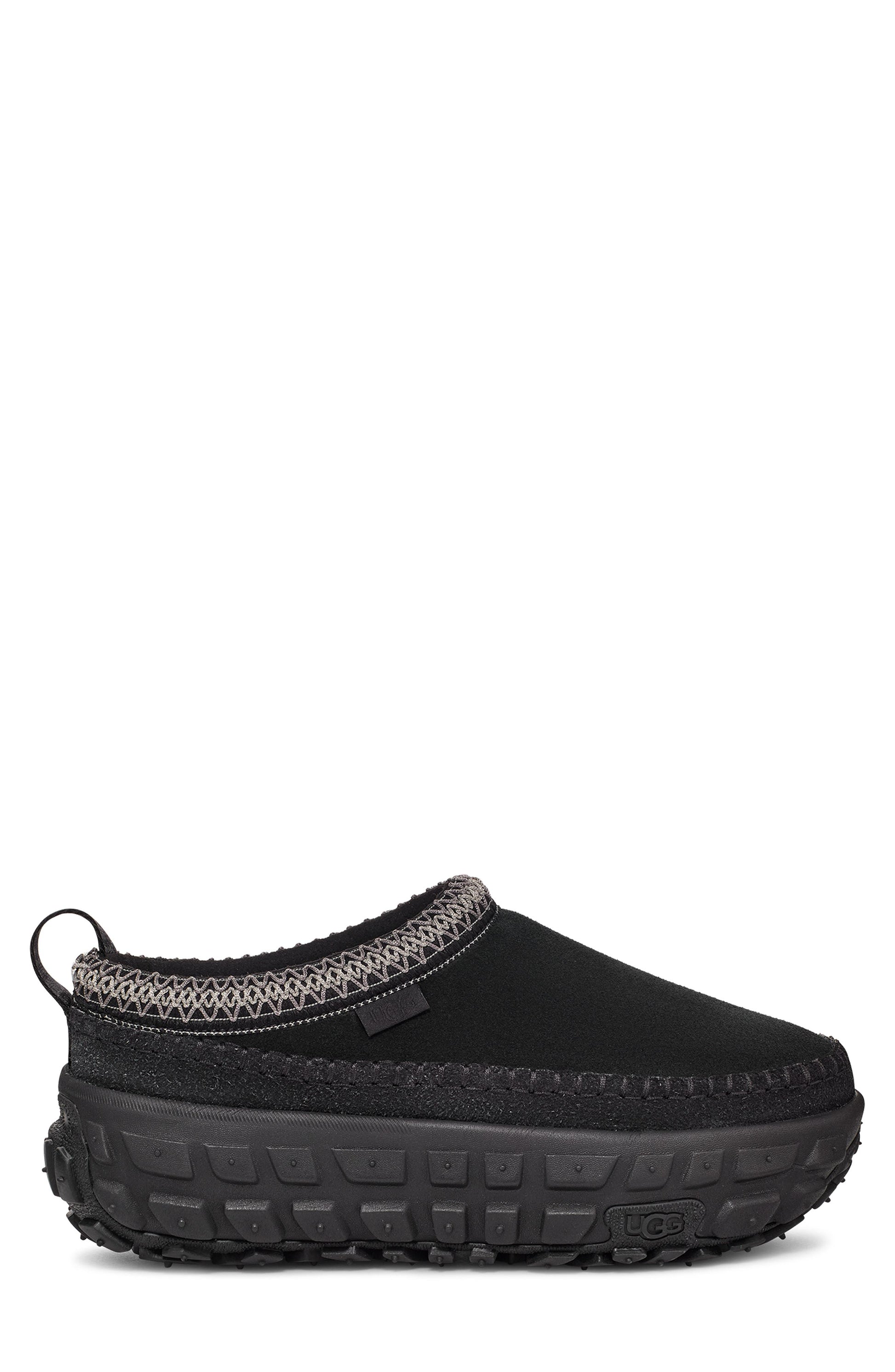 BLACK / BLACK