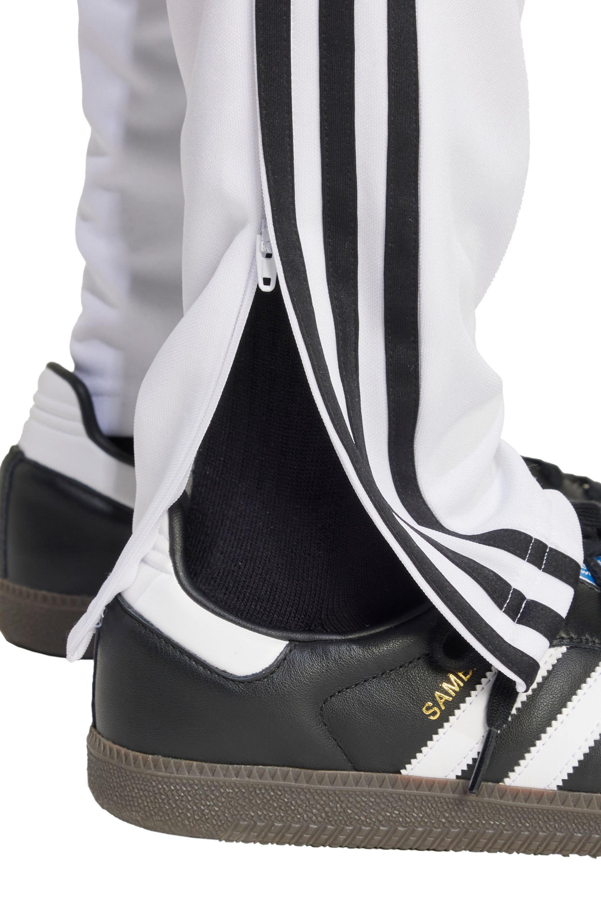 WHITE/ BLACK