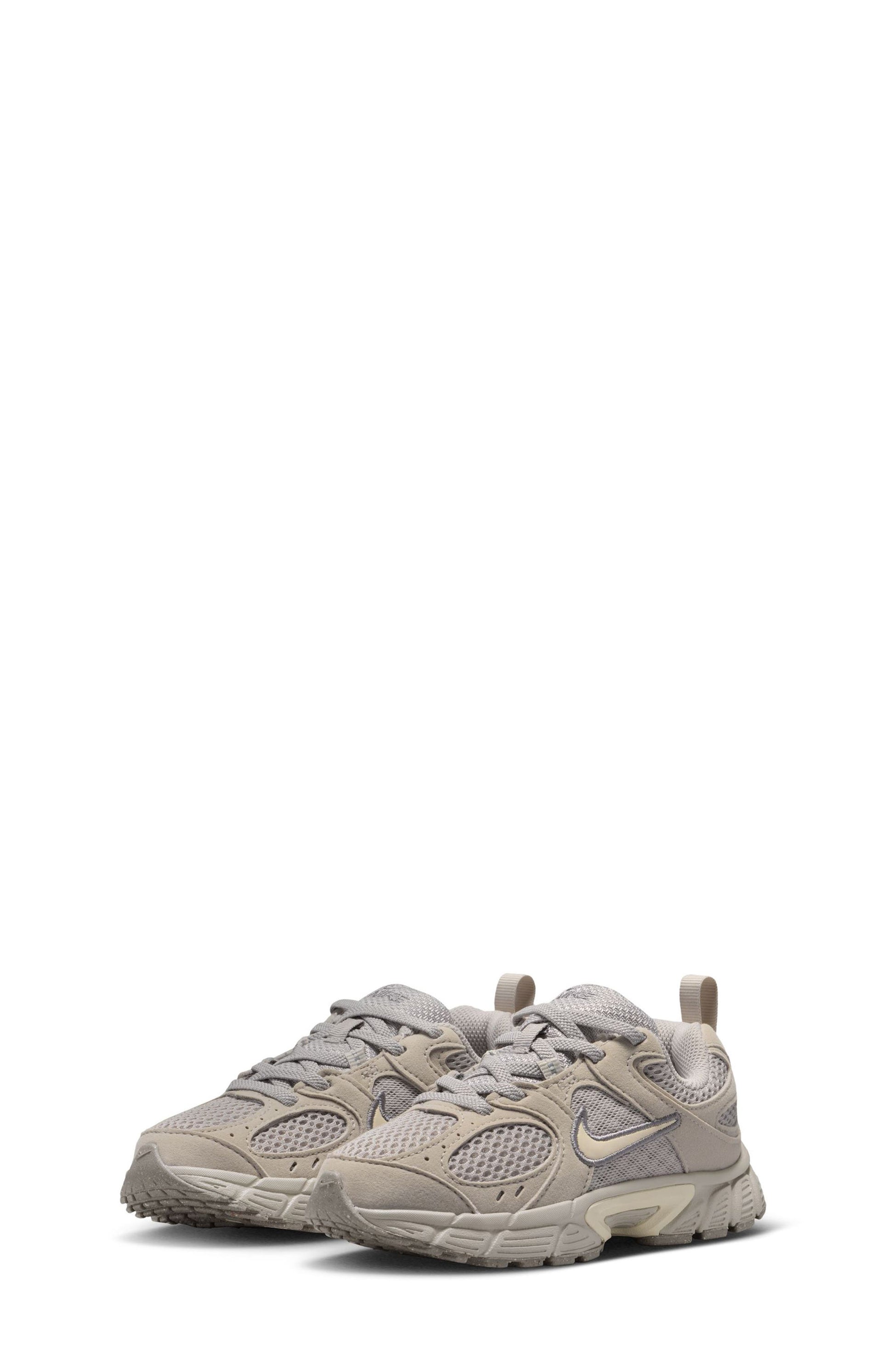 MOON PARTICLE/ LIGHT BROWN