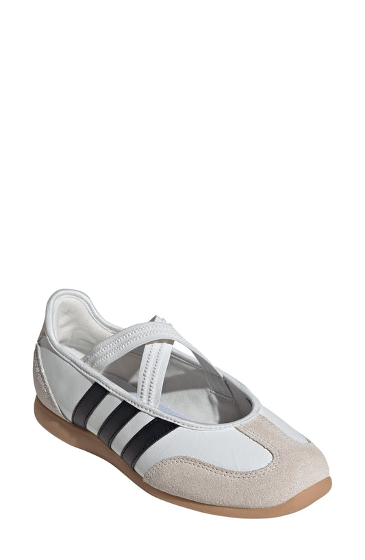 CORE WHITE/ CORE BLACK/ GUM 3