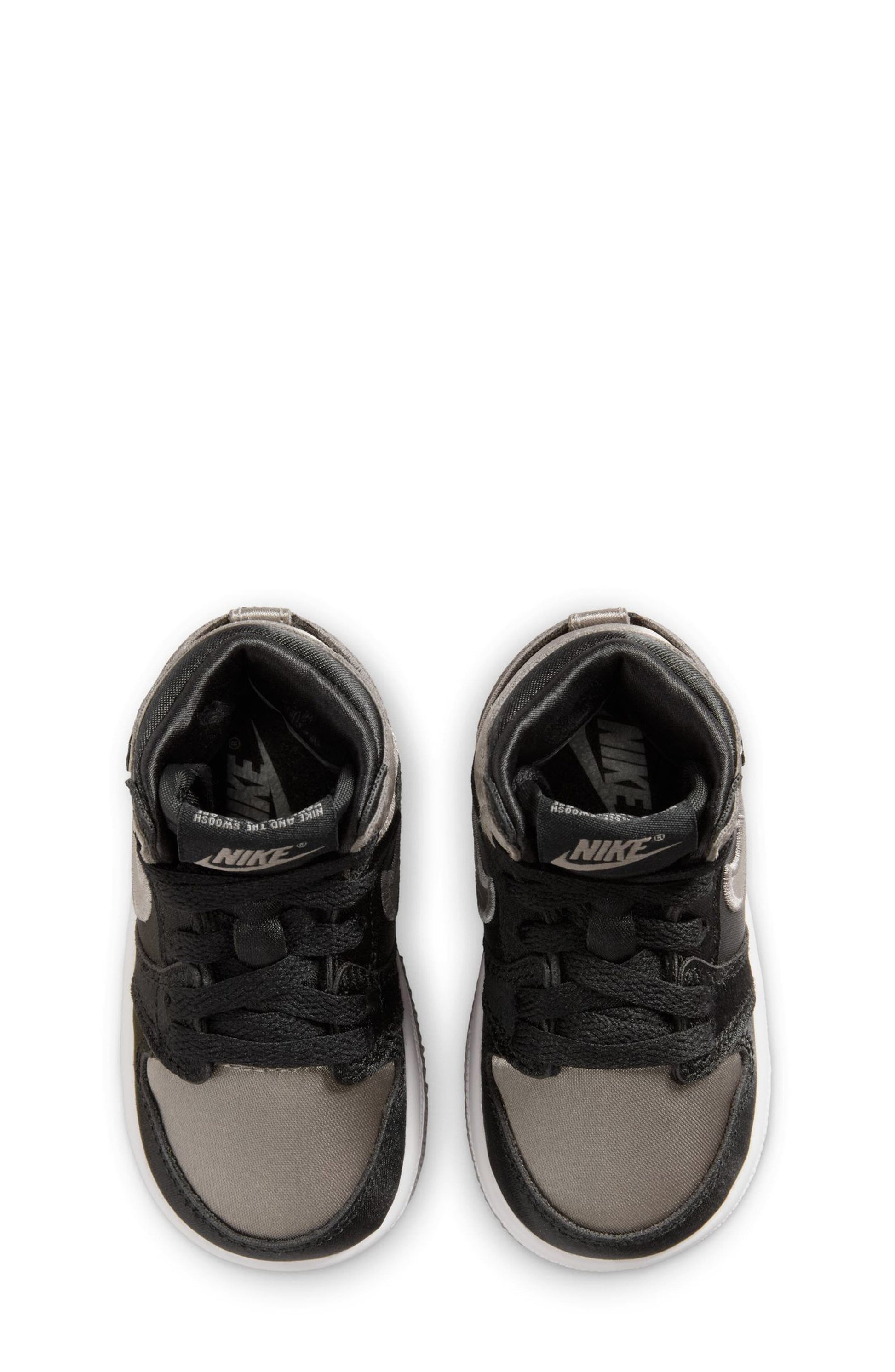 BLACK/ MEDIUM GREY/ WHITE