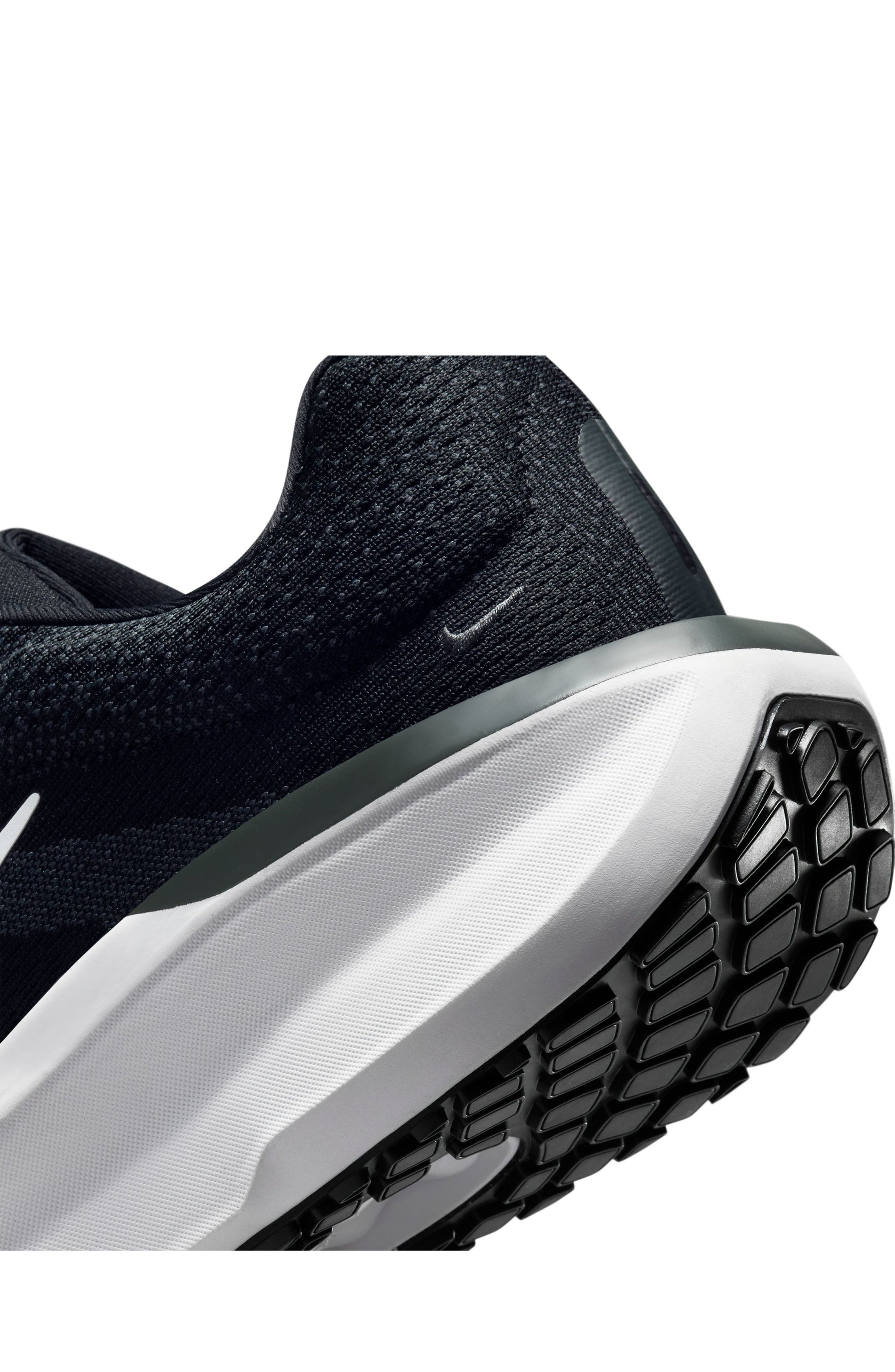 001 BLACK/WHITE