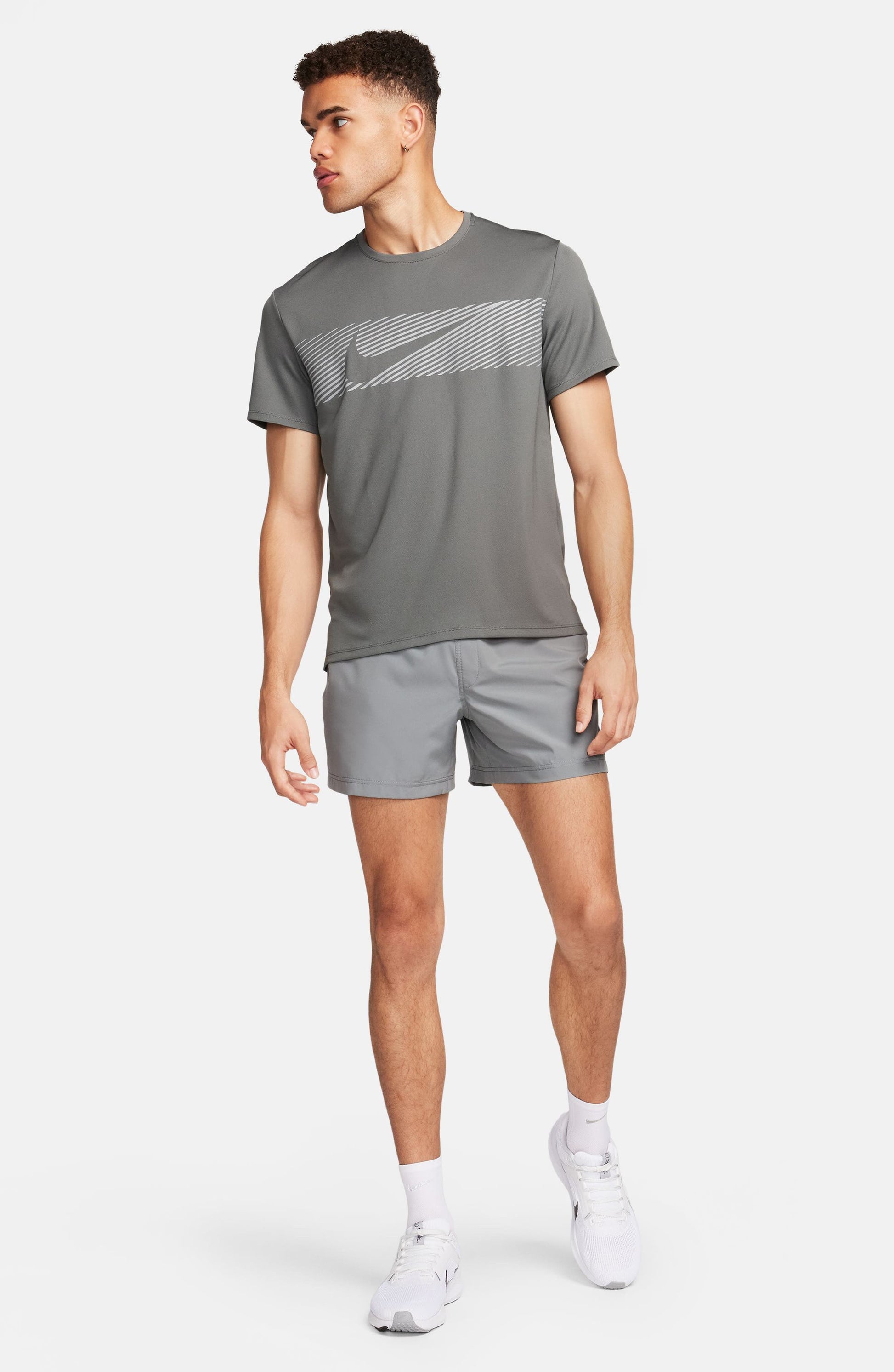 084 SMKGRY/BLACK