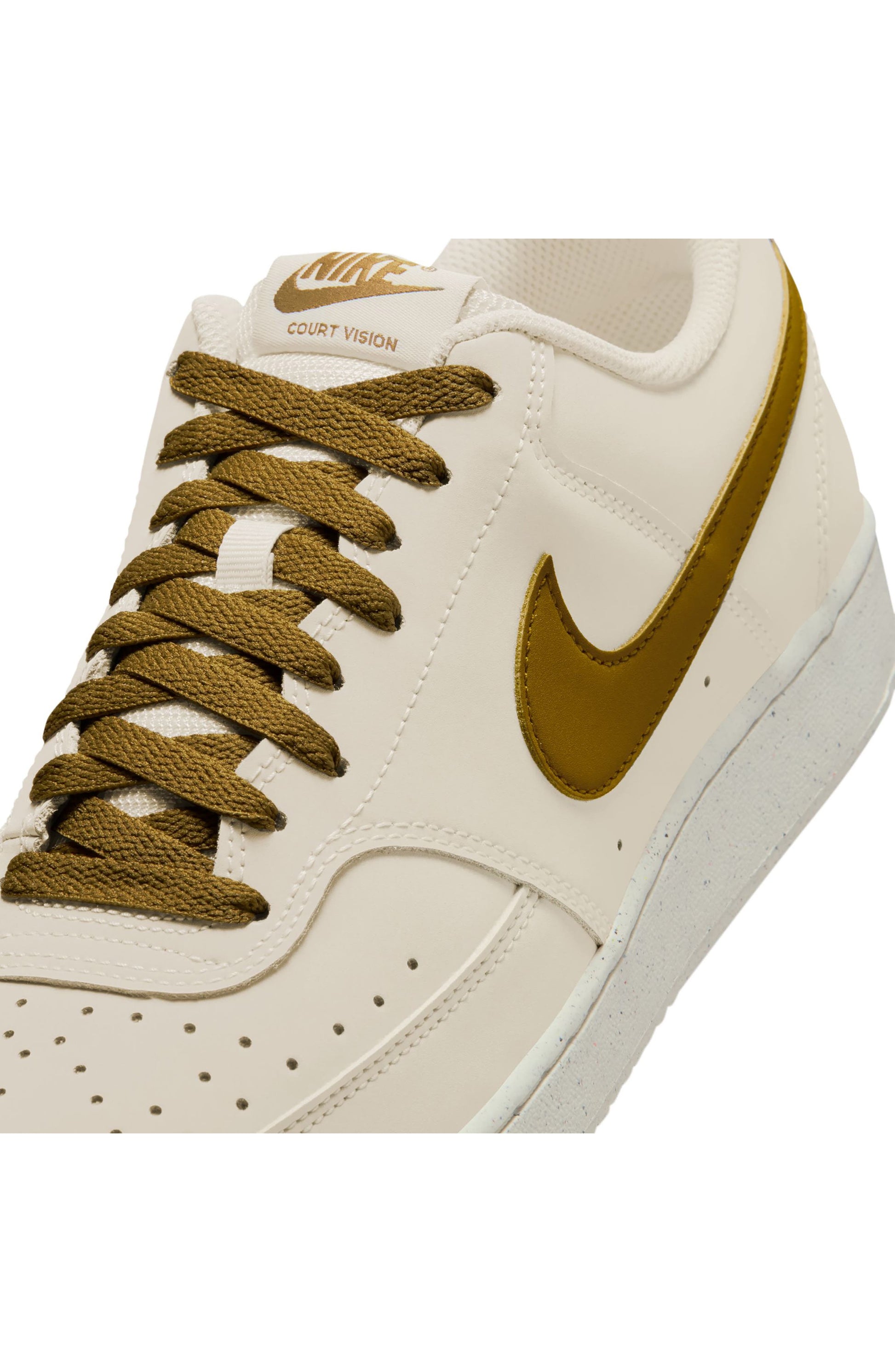 PALE IVORY/ GOLDEN HOPS