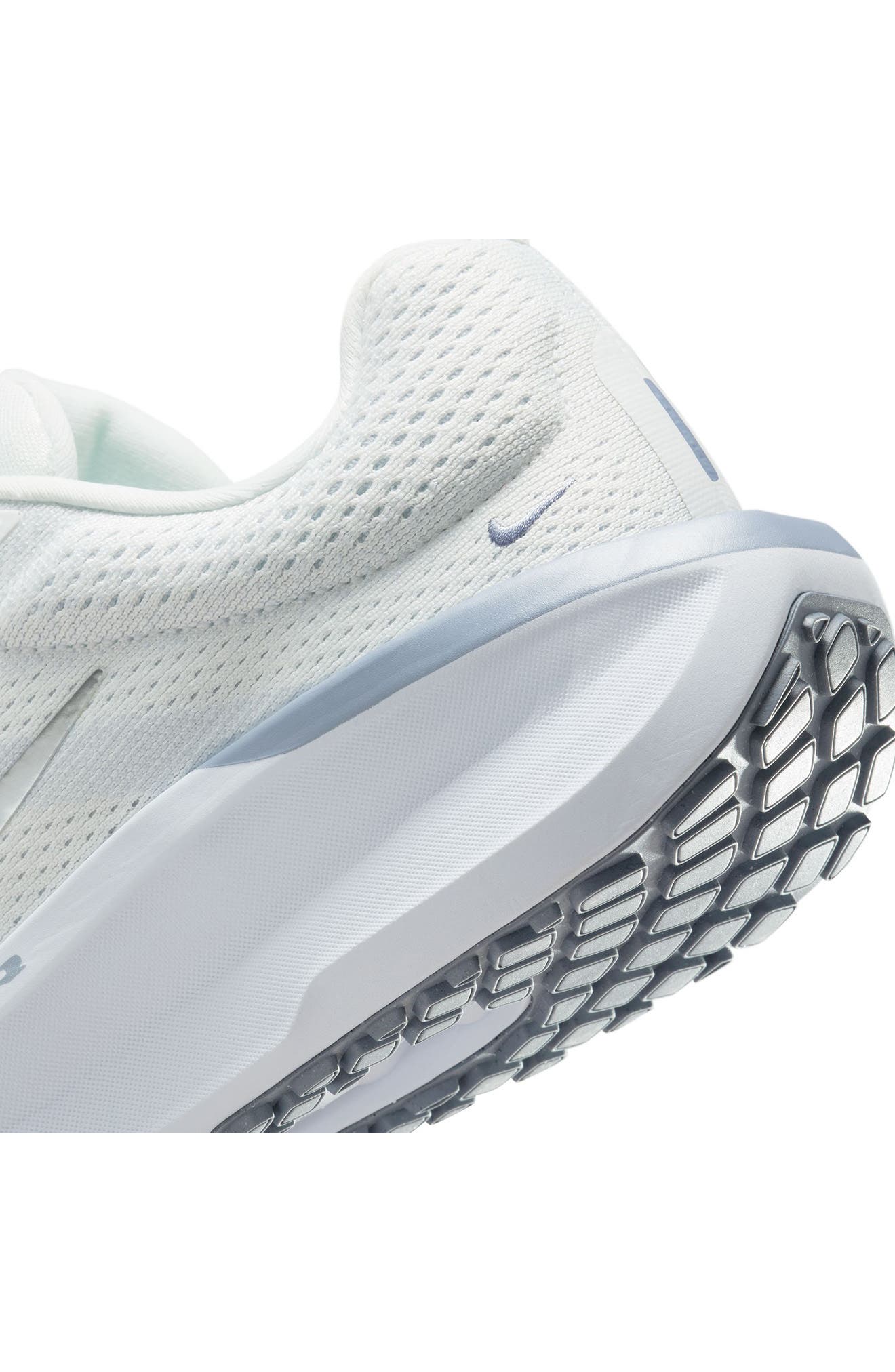 SUMMIT WHITE/ METALLIC SILVER