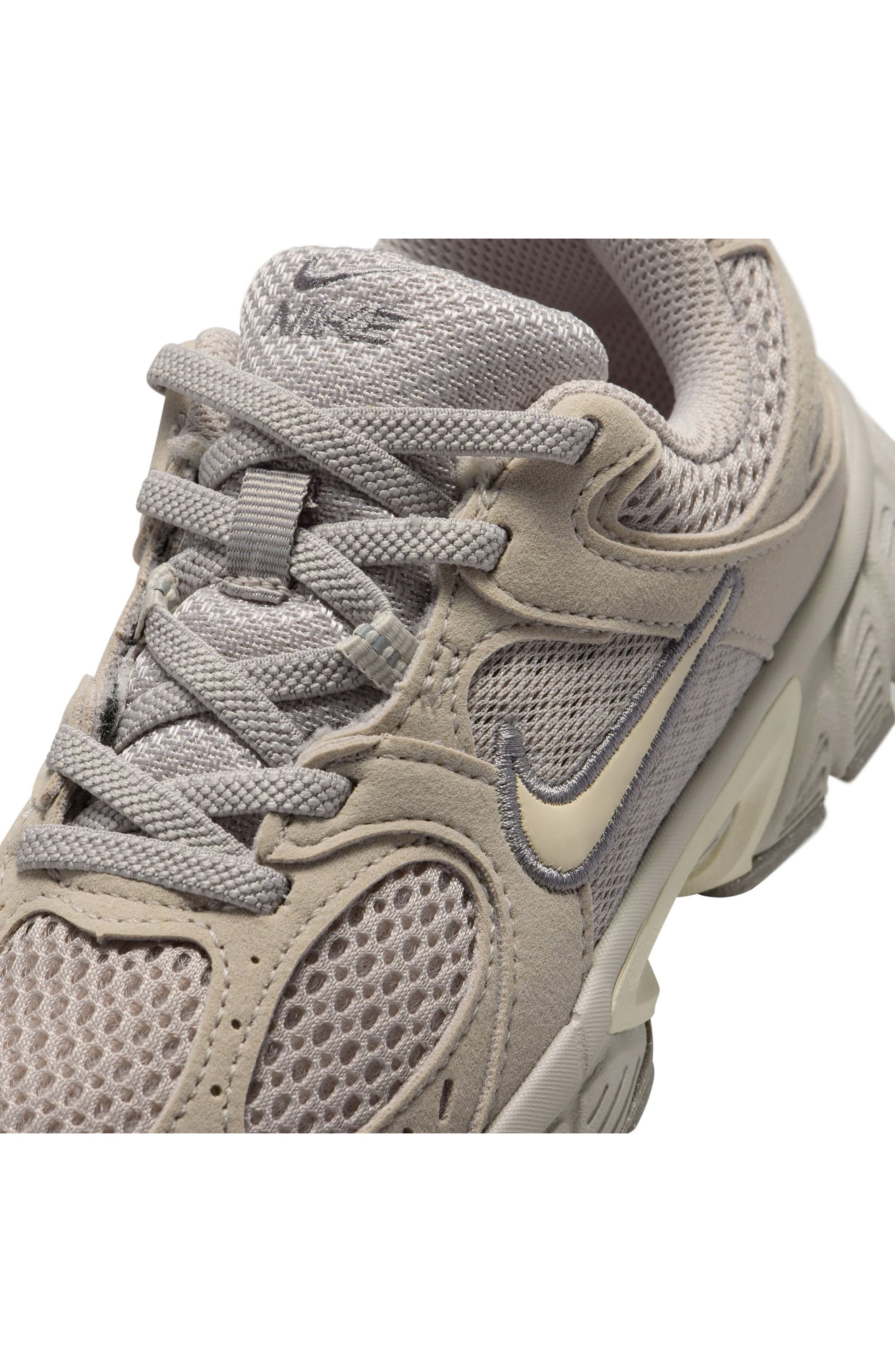 MOON PARTICLE/ LIGHT BROWN