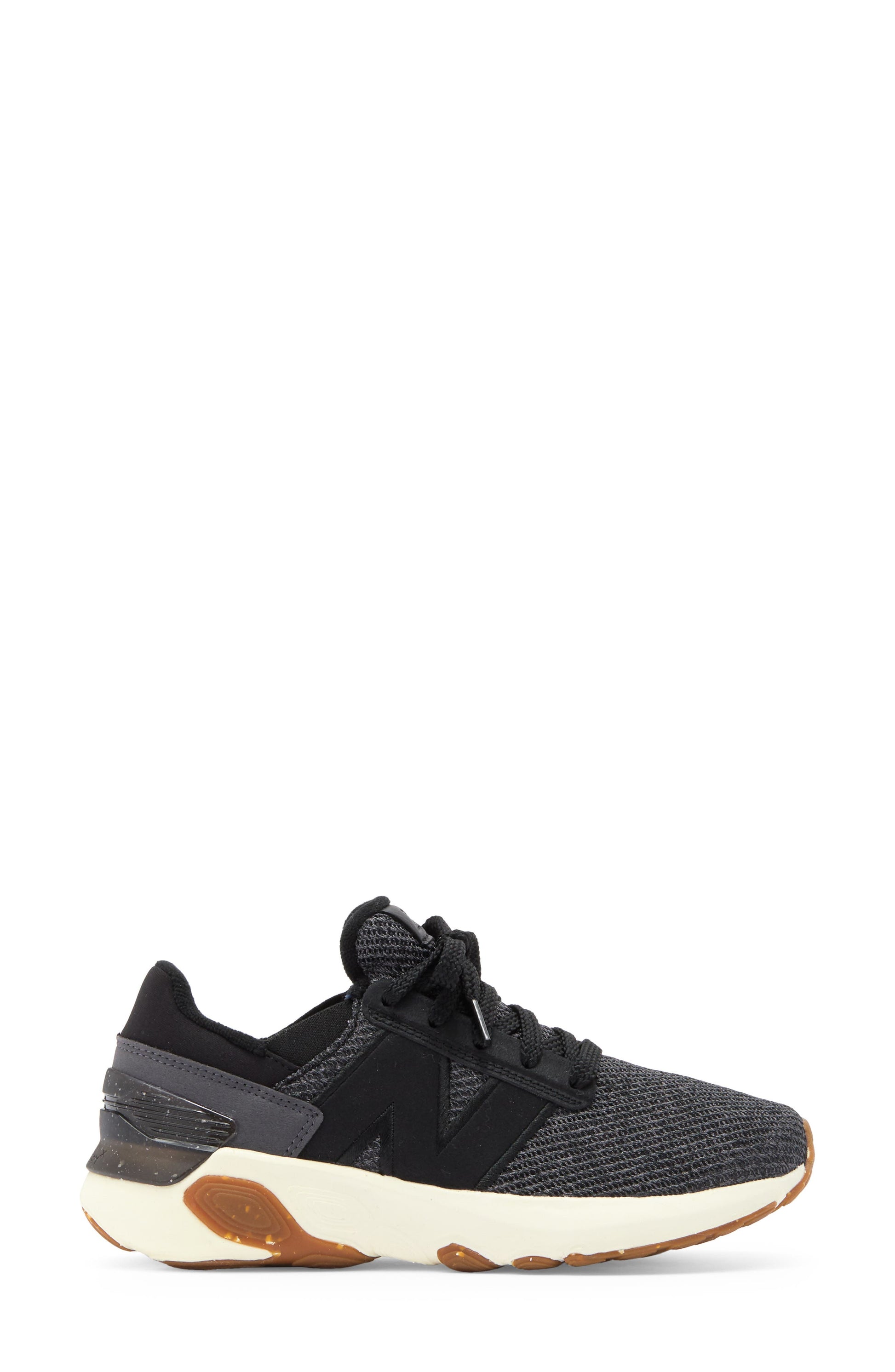 BLACK/ BLACK