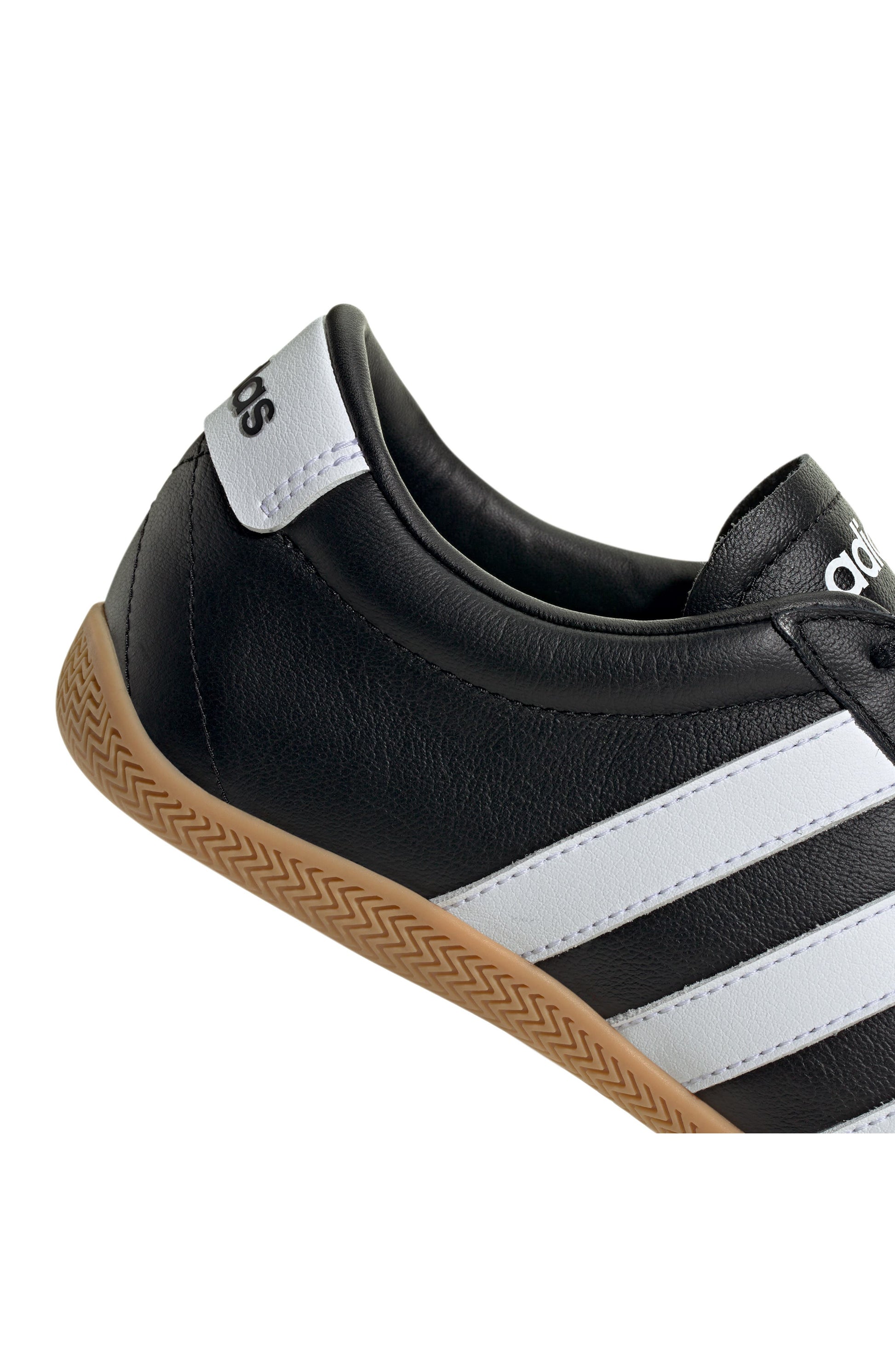 BLACK/ WHITE/ GUM