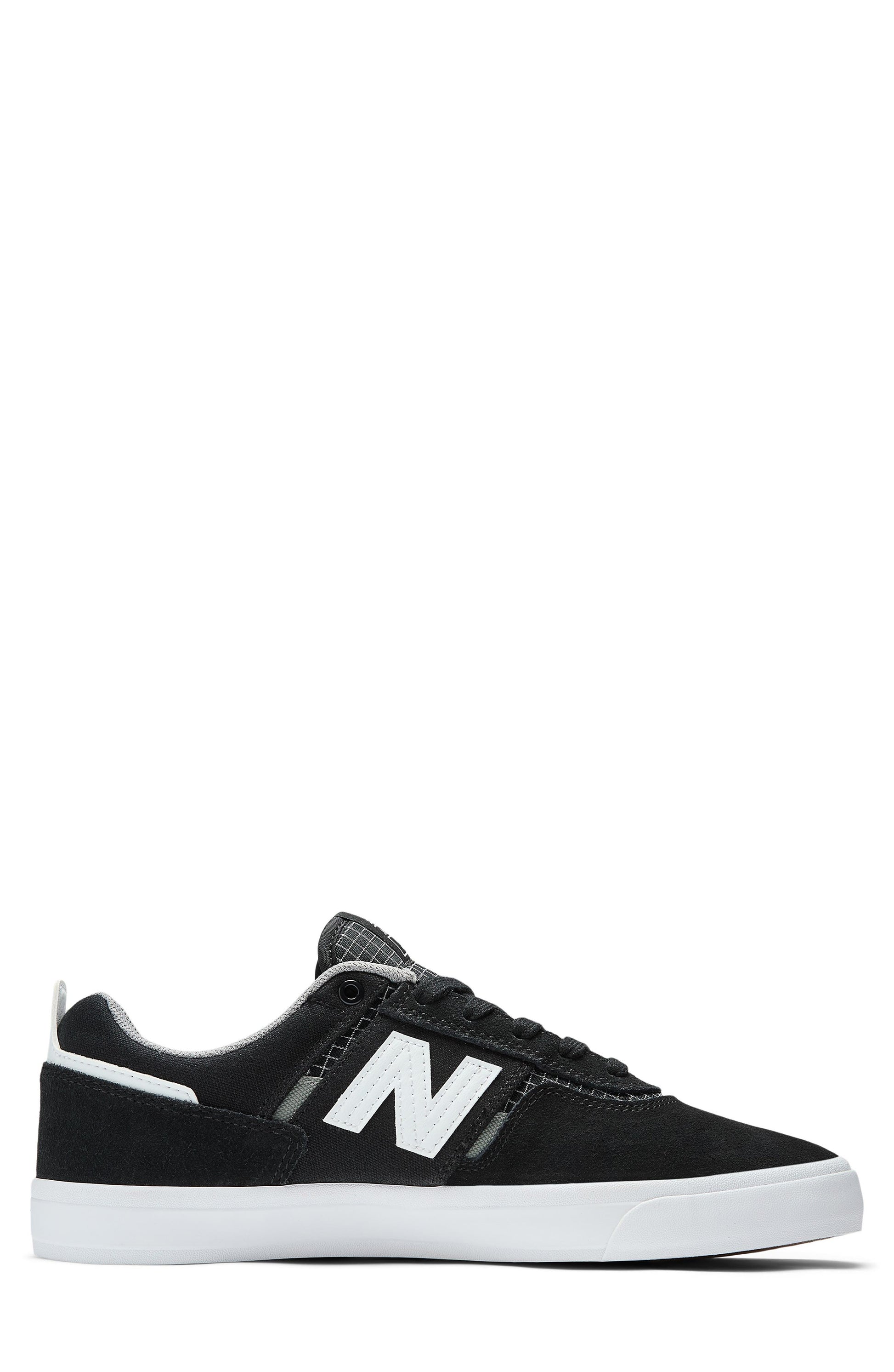 BLACK/ WHITE