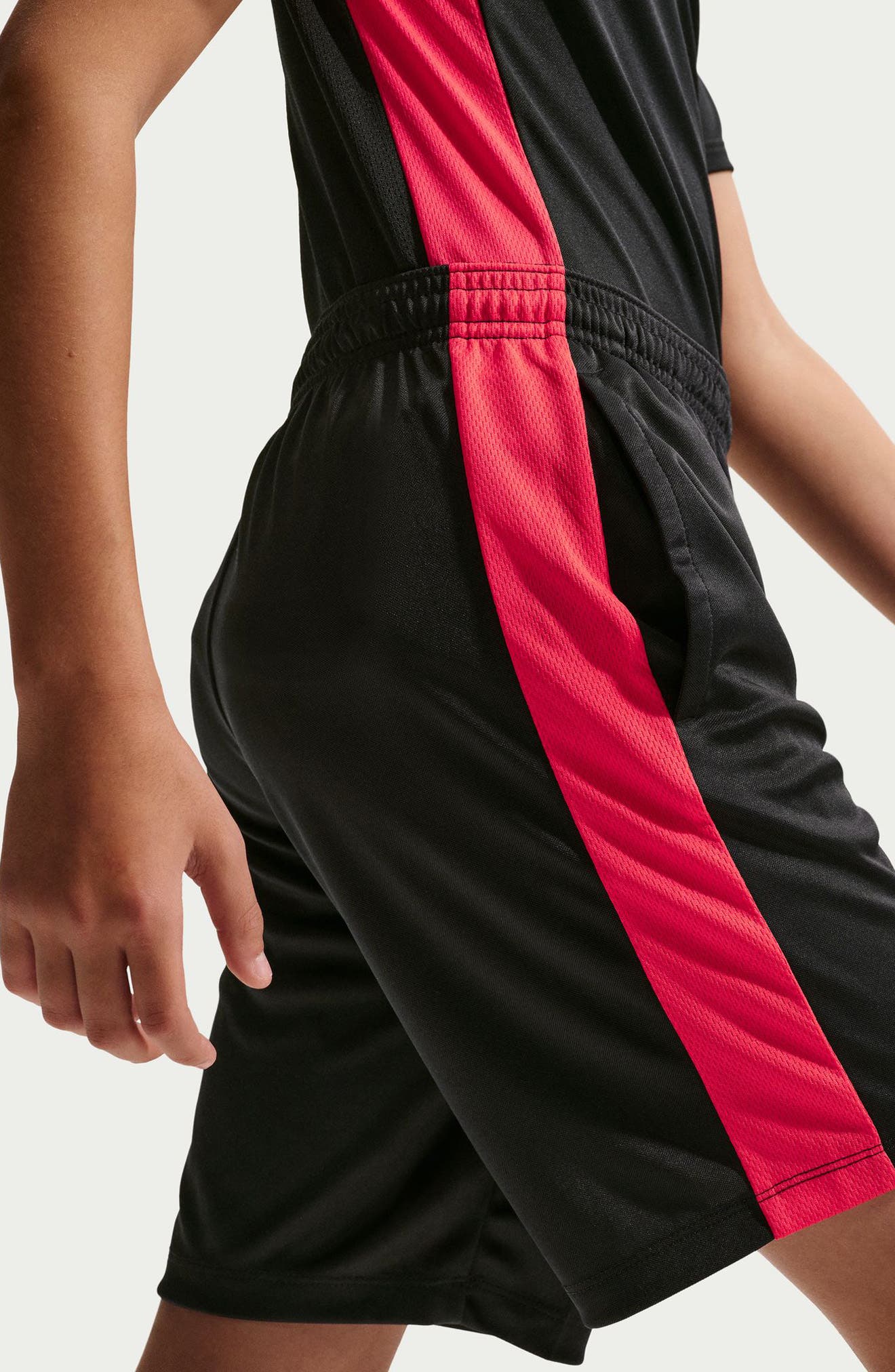 BLACK/ LIGHT CRIMSON/ WHITE