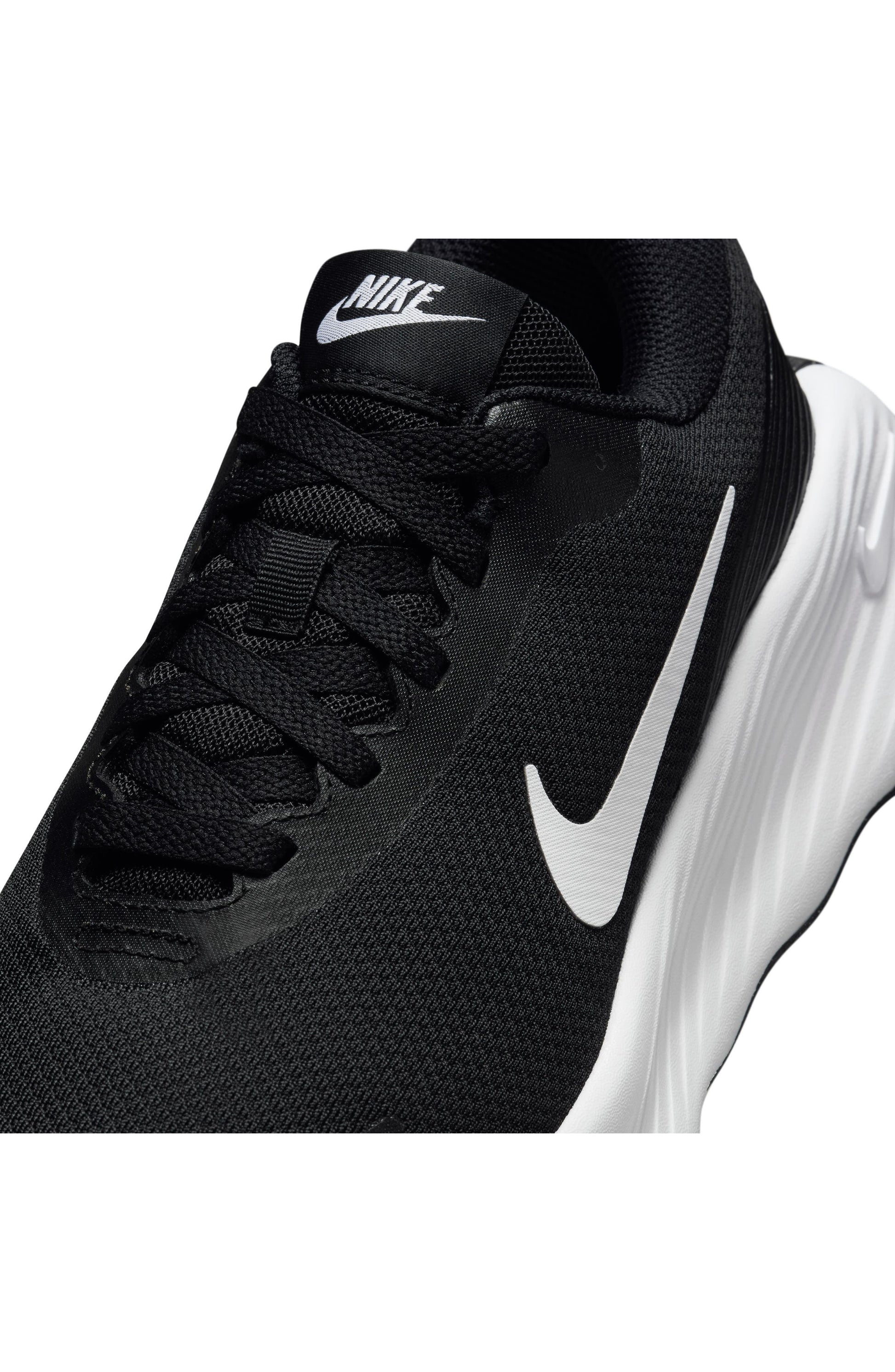 002 BLACK/WHITE