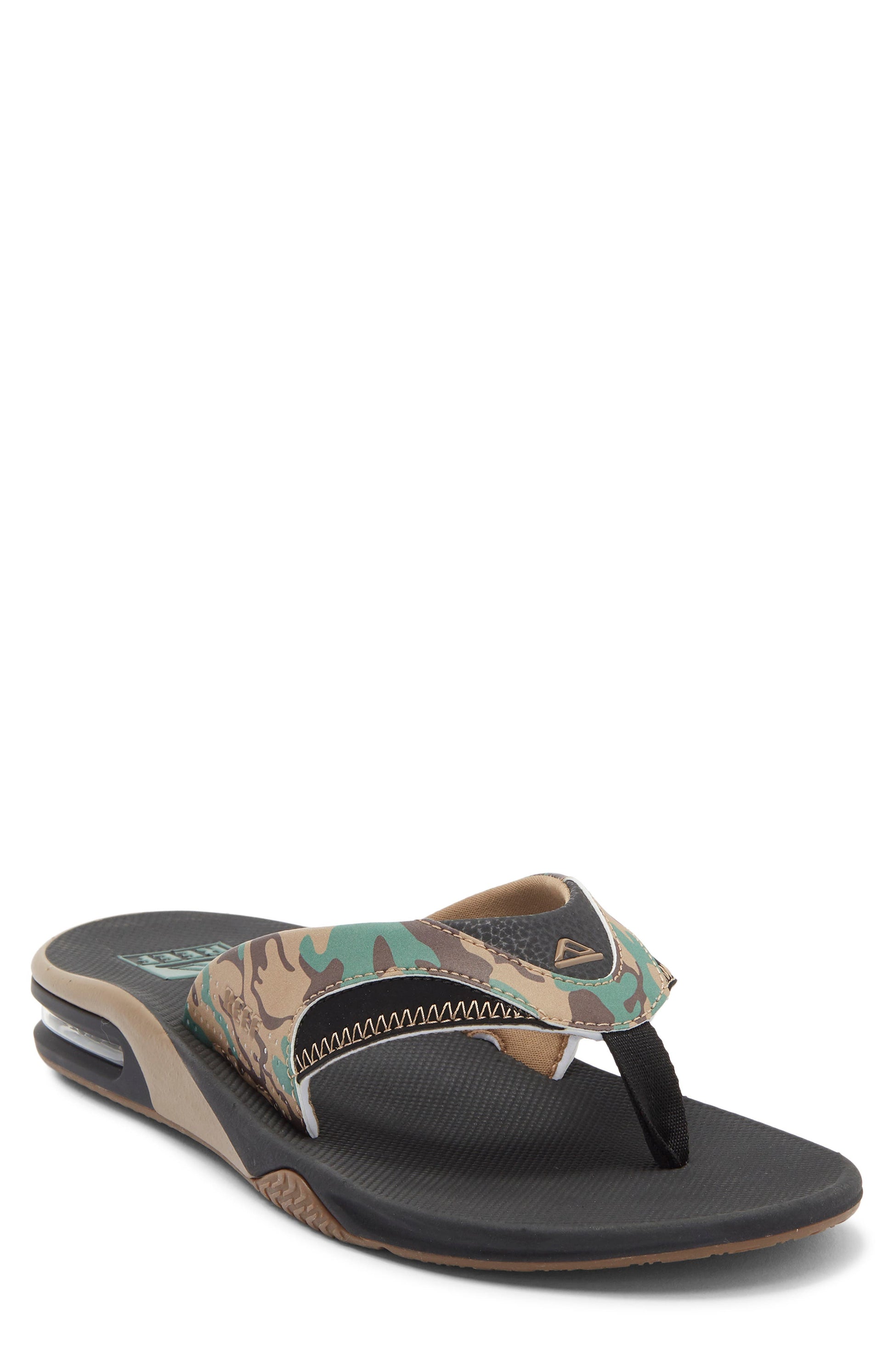 BLACK/ CAMO