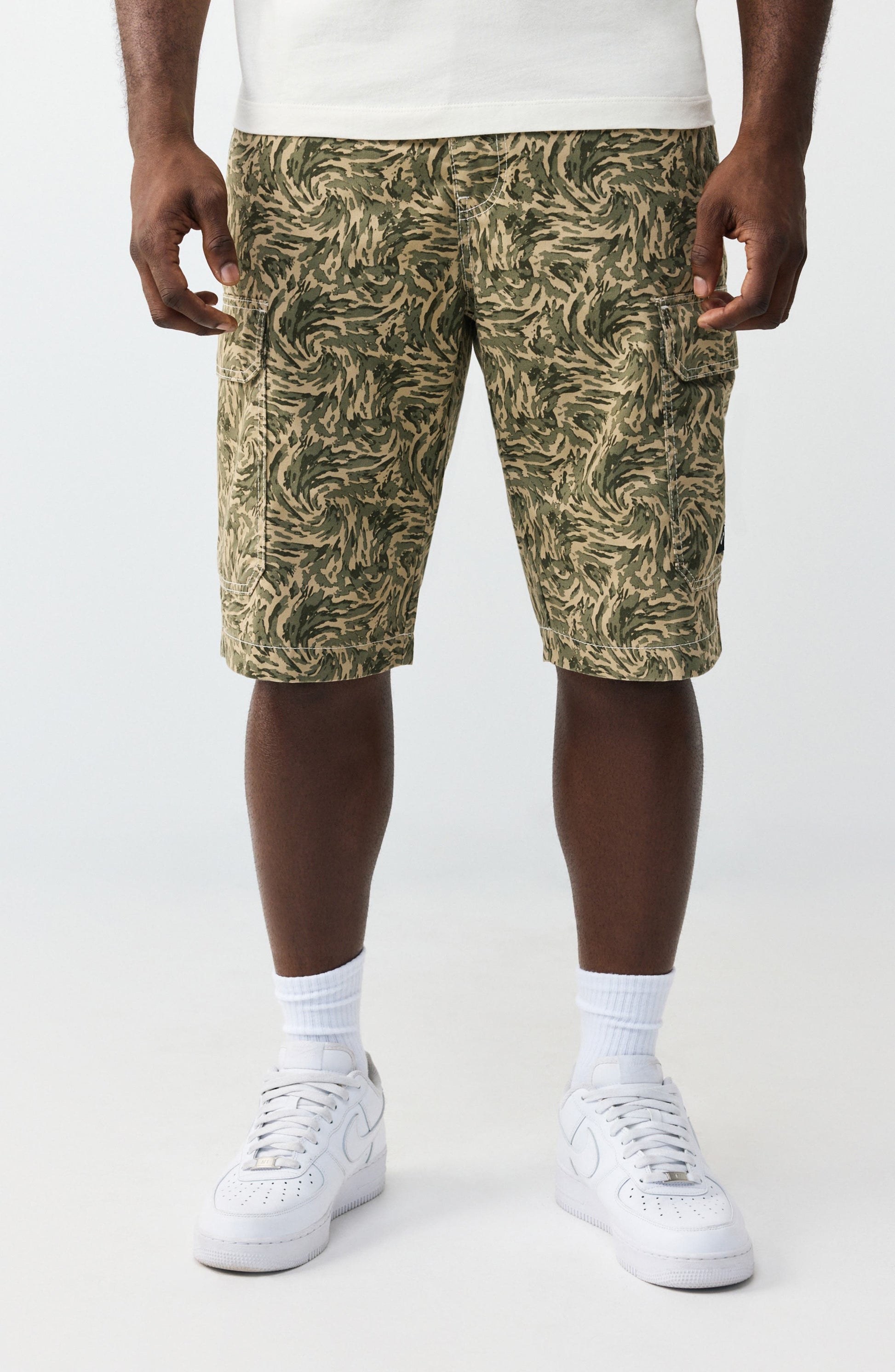 ABSTRACT CAMO