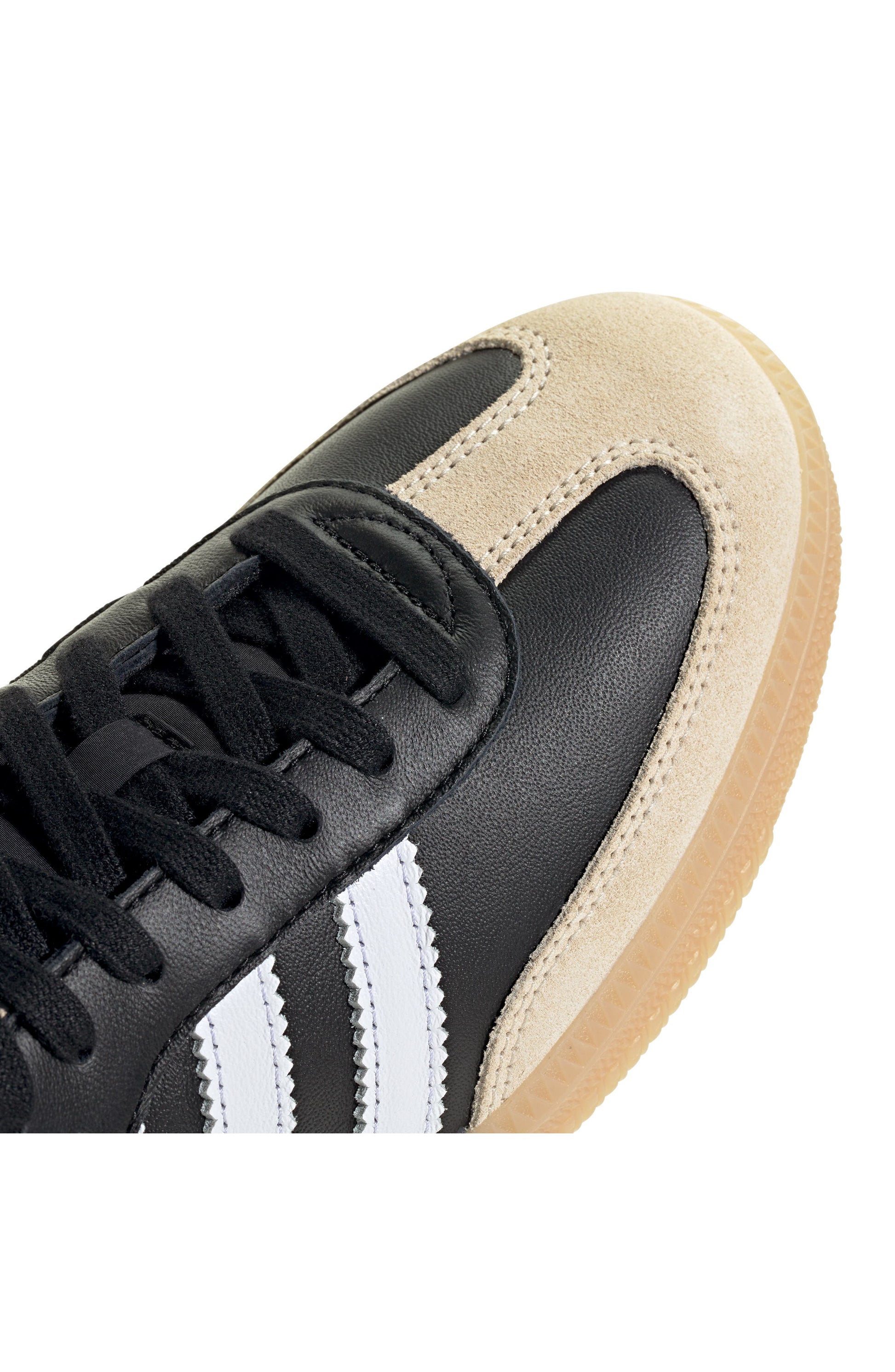 BLACK/WHITE/GUM