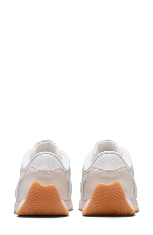 CHALK/ WHITE