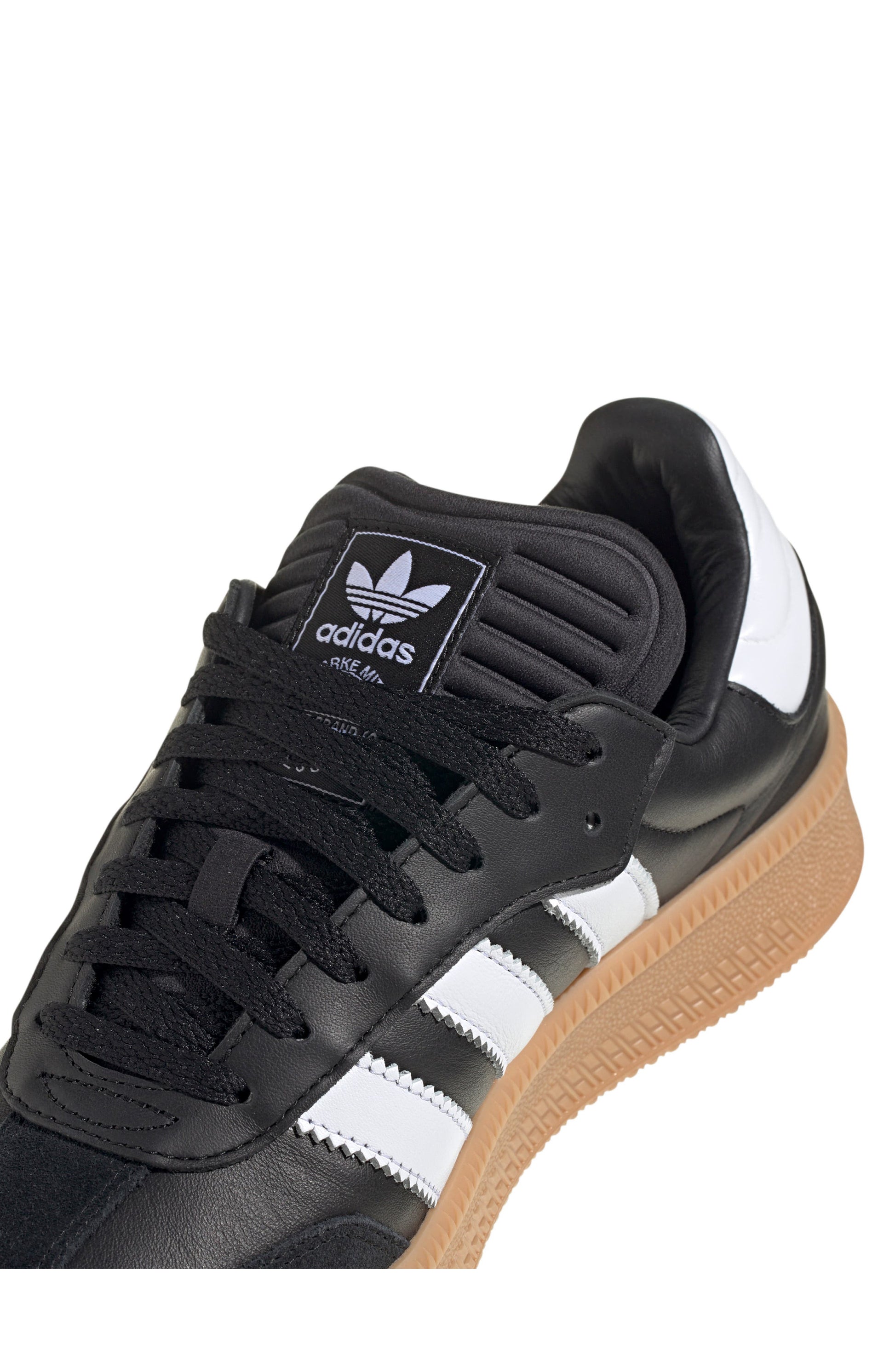 BLACK/ WHITE/ GUM