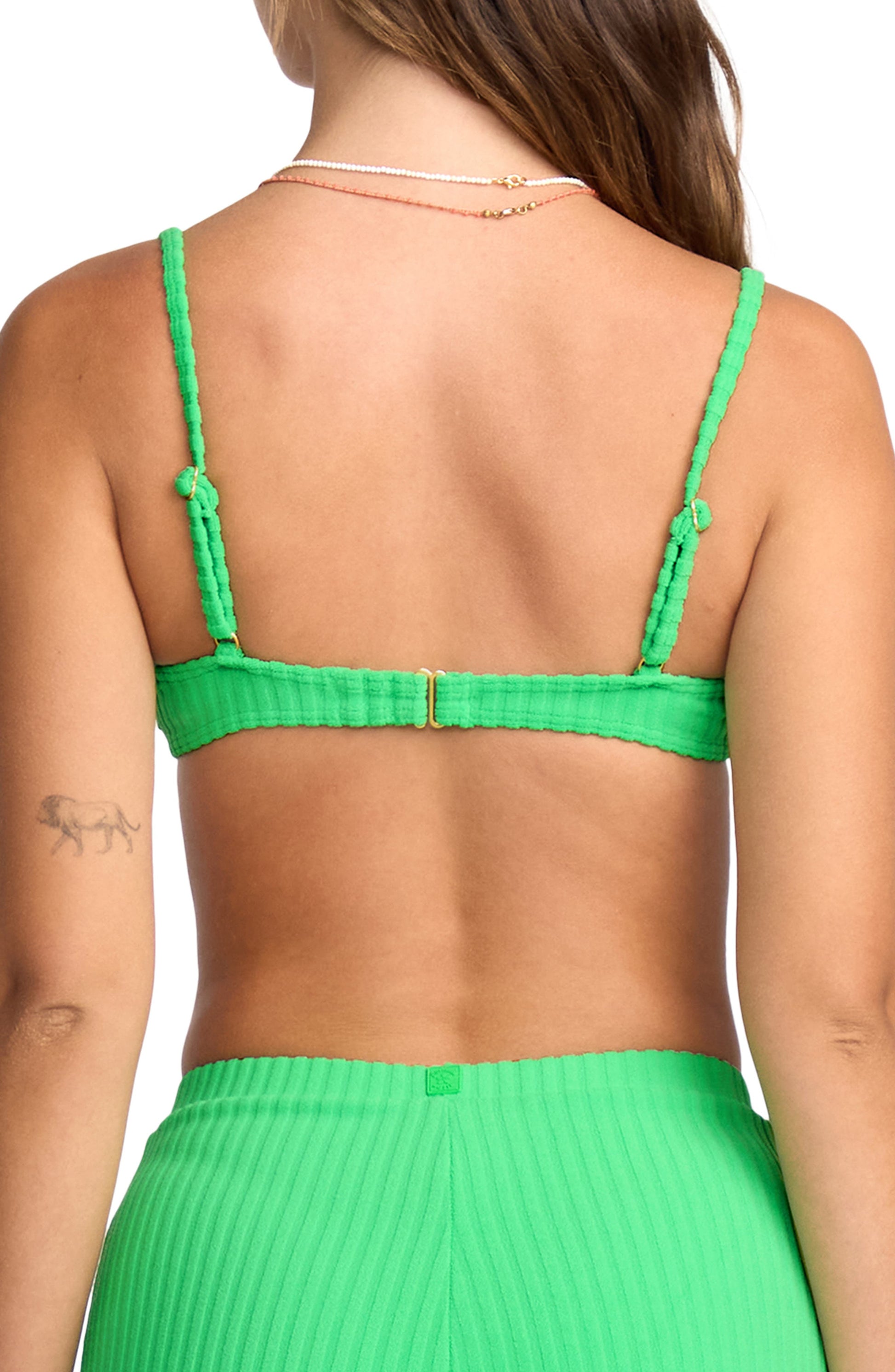 JUNGLE GREEN