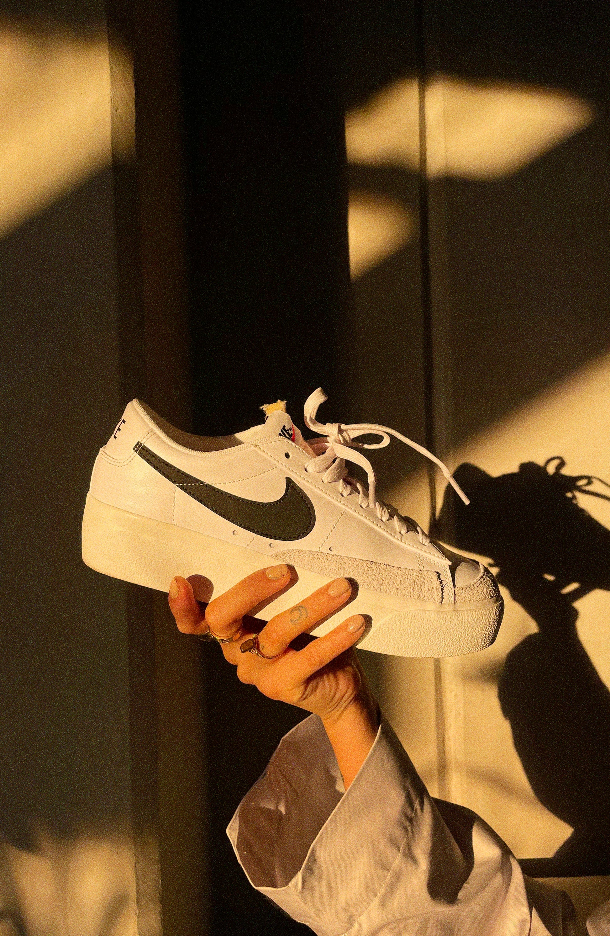 101 WHITE/BLACK