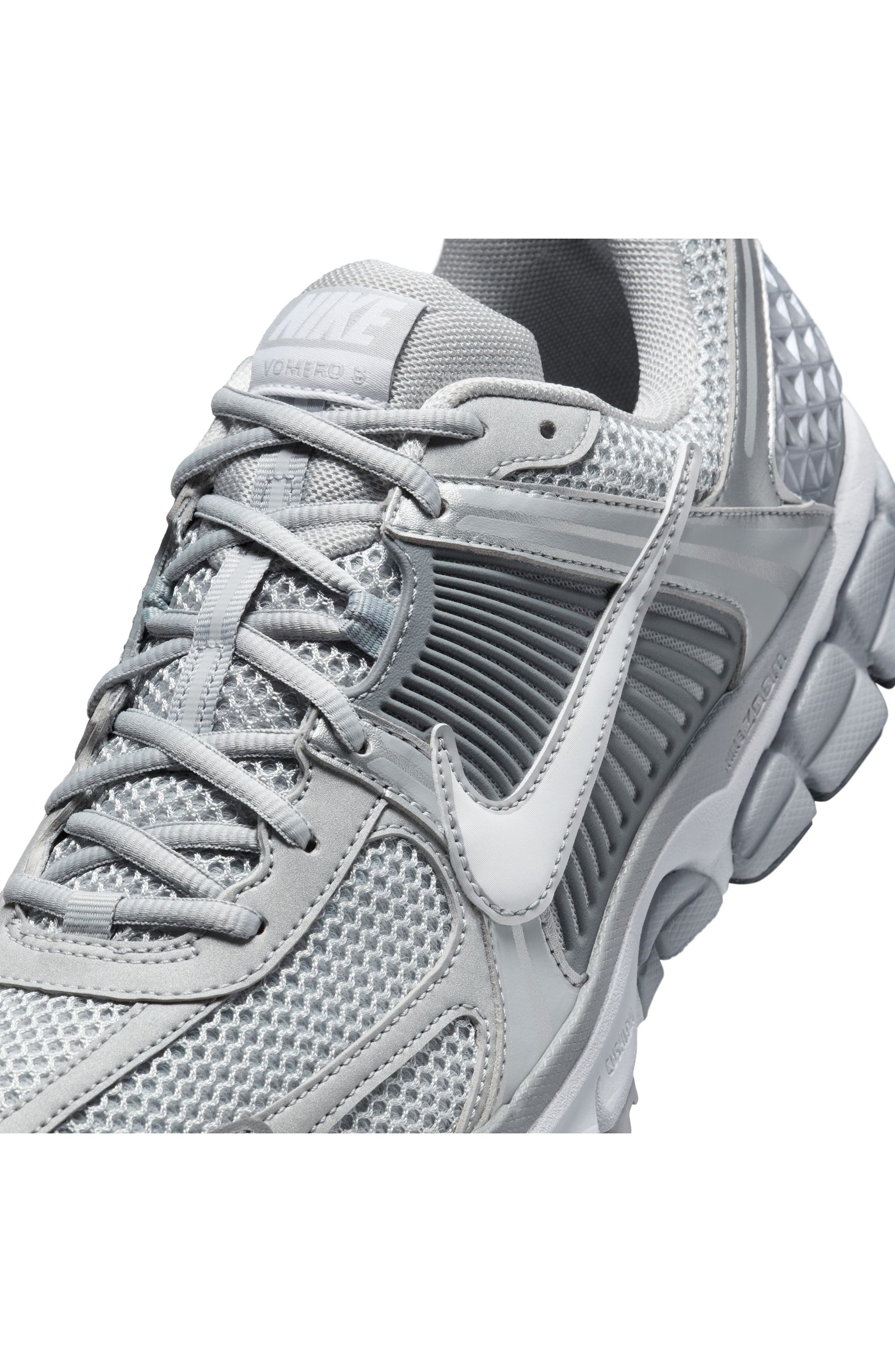 WOLF GREY/ WHITE/ SILVER